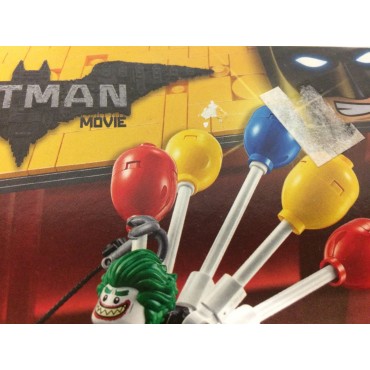 LEGO SUPER HEROES BATMAN THE MOVIE 70900  damaged box THE JOKER BALLOON ESCAPE