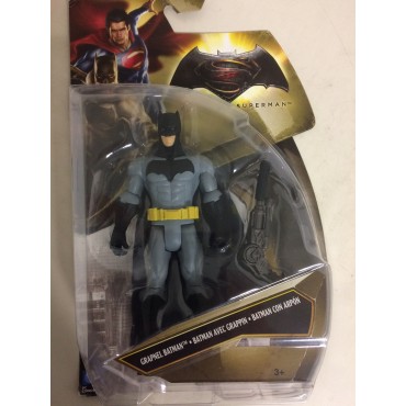 BATMAN V SUPERMAN ACTION FIGURE 6" - 15 cm damaged box GRAPNEL BATMAN Mattel DJG 30