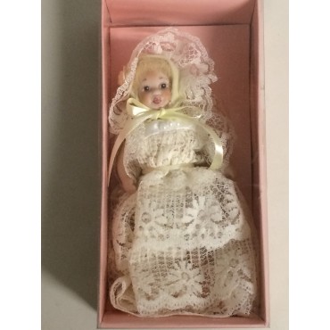 DOLL'S HOUSE COLLECTION 19 5" DOLL WITH WHITE DRESS